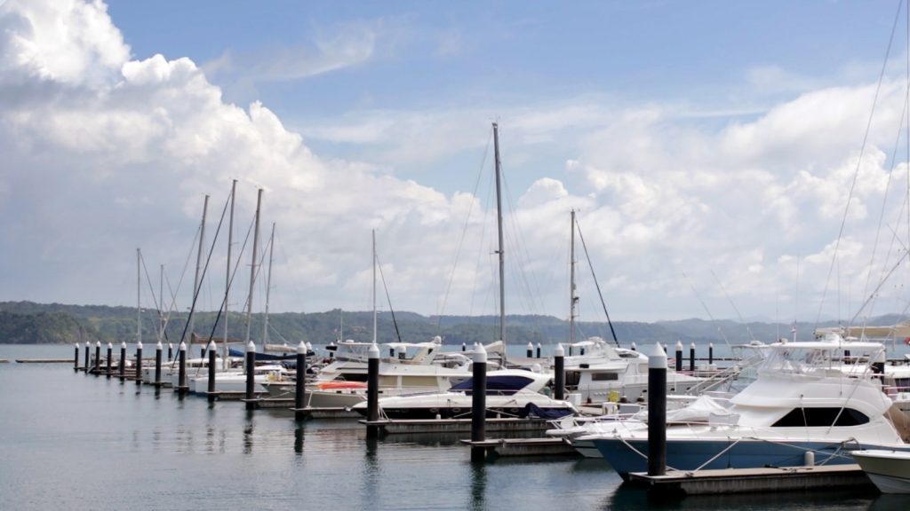 Boat slips at marina Papagauo